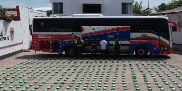 Capturan a dos sujetos e incautan 635 kilos de clorhidrato de cocaína en el municipio de Hatonuevo