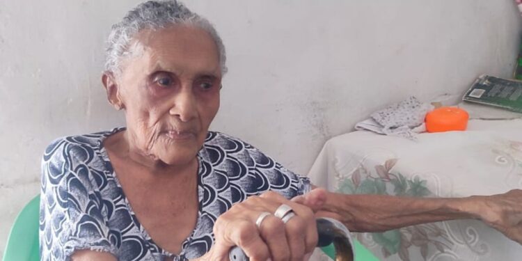 Juana Pérez Arregocés con 105 años de edad es la mujer más longeva de Albania