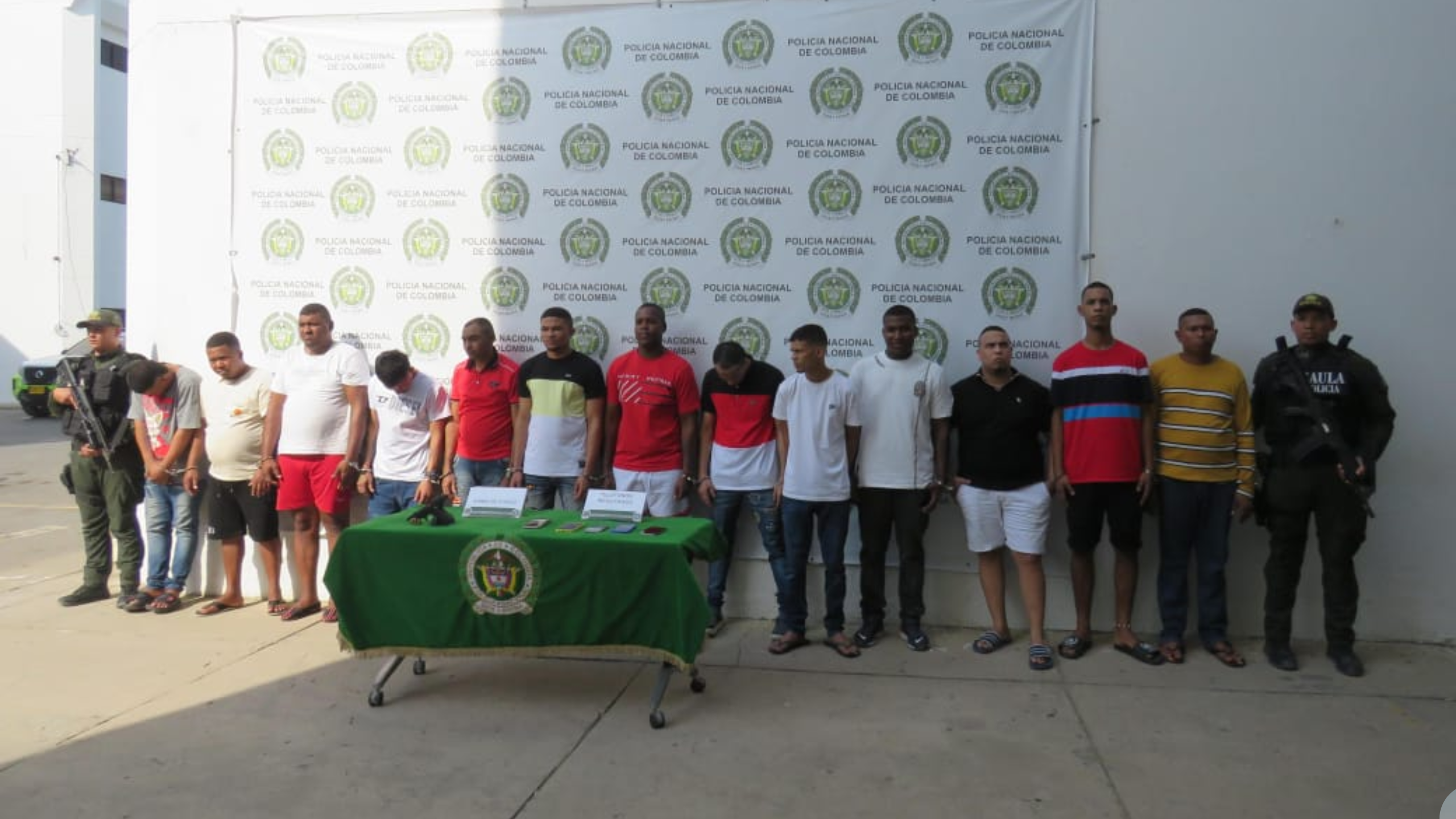 Caen 14 presuntos miembros de las Autodefensas Conquistadoras de la Sierra en La Guajira