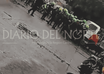 Mototaxistas protagonizan disturbios en Riohacha tras inmovilización de más de 30 motos