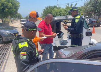 Defensa Civil refuerza seguridad en vías de La Guajira durante Semana Santa