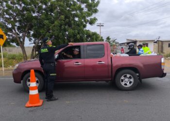 Autoridades refuerzan medidas de seguridad en la vía Maicao – Riohacha con jornadas de prevención y control