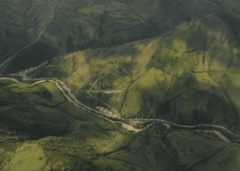 Oleada de violencia en Antioquia: ataques armados dejan nueve heridos, entre ellos un concejal y un menor de edad