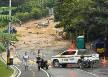 Lluvias en Medellín dejan una madre muerta y su hijo de 13 años desaparecido: más de 800 personas afectadas