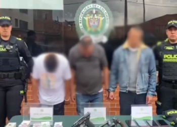 Cae banda que se hizo pasar por policías para robar $128 millones a un comerciante en Bogotá