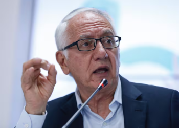 Ministro de Salud desata controversia nacional al declarar que “la patria potestad es del Estado”