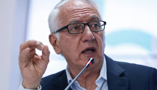 Ministro de Salud desata controversia nacional al declarar que “la patria potestad es del Estado”