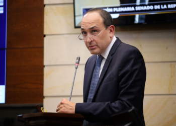 Magistrado de la Corte Constitucional pide frenar proceso del CNE contra campaña presidencial de Petro