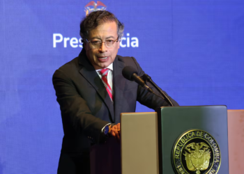 Petro impulsa consulta popular con 12 preguntas para reformar el sistema laboral en Colombia