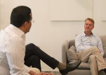 Gobernador de La Guajira se reúne con embajador de Dinamarca para impulsar proyectos de desarrollo