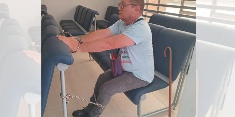 Paciente de la Nueva EPS, se amarró en señal de protesta para que le entregaran un monitor Holter en San Juan del Cesar