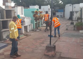 Avanza limpieza del cementerio de Villanueva tras 29 años sin intervención estructural