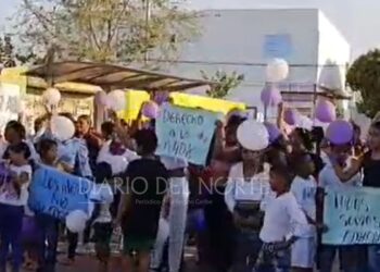 Familiares y compañeros de estudios de Adhanays Pérez exigen justicia por su muerte