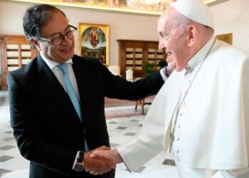 ‘Se me fue un gran amigo, me siento algo solo’: presidente Gustavo Petro en memoria del Papa Francisco