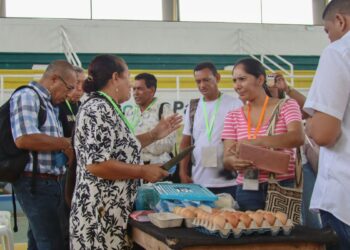 Productores guajiros lograron más de 433 millones en ventas en la segunda Rueda de Negocios de Compras Públicas Locales