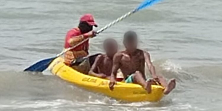 Rescatan a dos menores de edad de nacionalidad extranjera en las playas de Riohacha