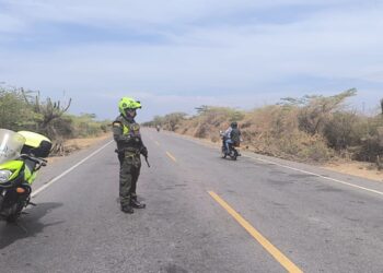 Tras dos días de bloqueo intermitente, se logró levantar en la vía Riohacha – Maicao