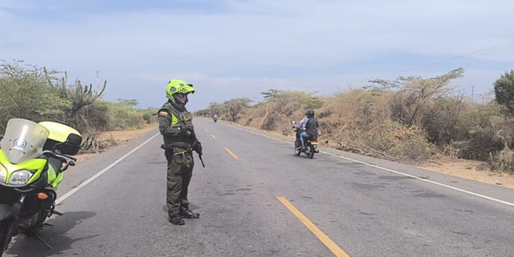 Tras dos días de bloqueo intermitente, se logró levantar en la vía Riohacha – Maicao