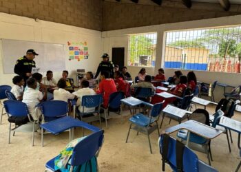 La Policía Fiscal y Aduanera fortalece el respeto por los Derechos Humanos en Riohacha a través de los ‘Semilleros de la Legalidad’