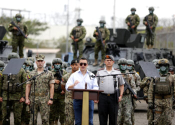 Daniel Noboa amplía su «guerra» al crimen organizado en Ecuador y a tres grupos disidentes de las FARC