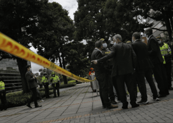 Joven grave tras apuñalamiento en atraco y nuevo robo a tiros en Bogotá