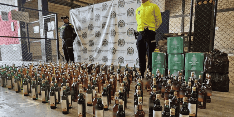 Incautan más de 400 botellas de whisky ilegal en operativo en el centro de Barranquilla