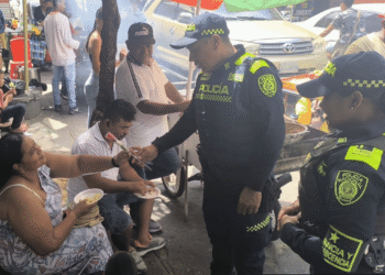 Policía Nacional conmemora el Día de las Madres en Maicao con jornada pedagógica y de sensibilización