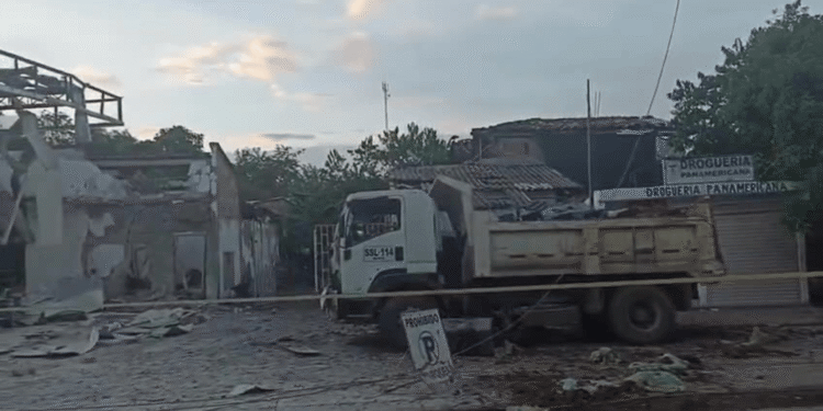Atentado con explosivos en Cauca deja siete heridos y múltiples daños materiales