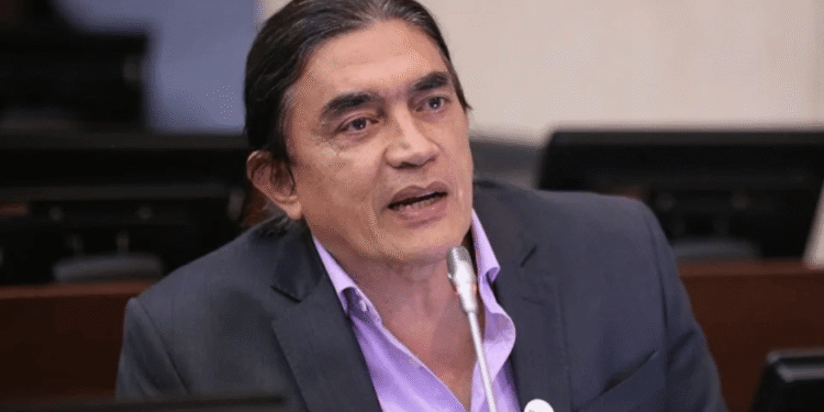 Gustavo Bolívar renuncia a la dirección del DPS en medio de divisiones internas del gobierno Petro