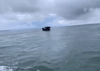 Rescatan a nueve personas tras 13 horas a la deriva en el Pacífico colombiano por robo armado