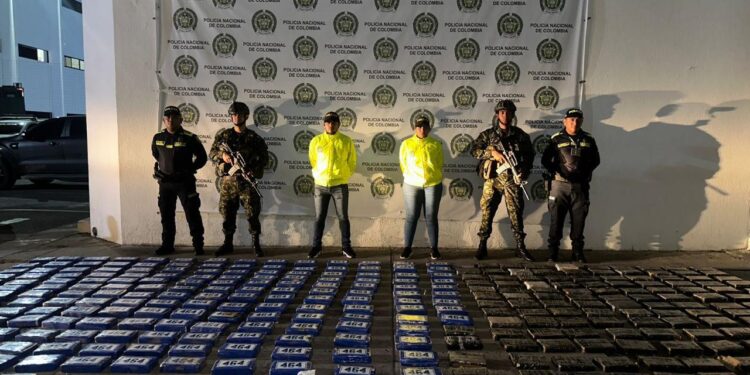Desmantelan centro de acopio de cocaína en Maicao e incautan 403 kilos destinados al narcotráfico internacional