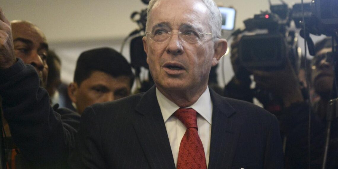 Álvaro Uribe renuncia a la prescripción del proceso en su contra por supuestas “chuzadas” a negociadores de paz