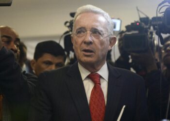 Álvaro Uribe renuncia a la prescripción del proceso en su contra por supuestas “chuzadas” a negociadores de paz