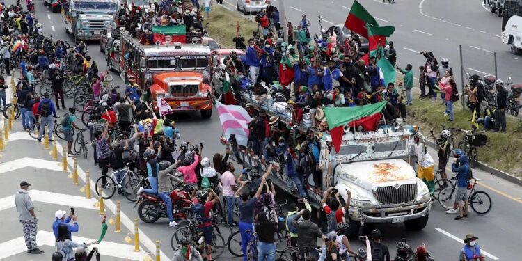 Tras acuerdos con el Gobierno, la Minga Indígena inicia retorno a su territorio