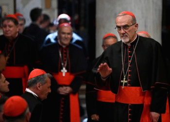 Cardenales inician cónclave histórico para elegir al sucesor del papa Francisco