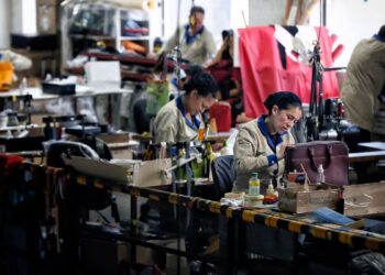 En julio entrará en vigencia la reducción de la jornada laboral en Colombia para este 2025