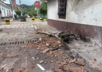 Terror en Caloto: estalla motobomba cerca de estación de Policía y deja dos heridos