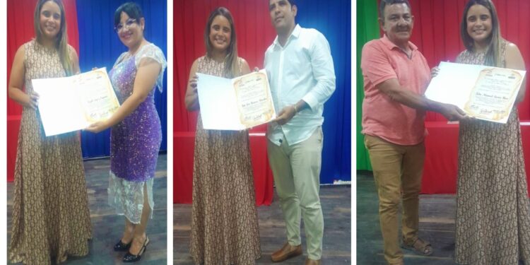 Maiko’ü rinde homenaje a sus escritores por su valiosa contribución y aporte al arte literario