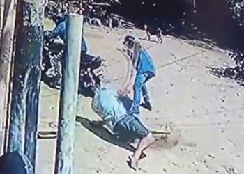 En video quedo registrado el atentado en Riohacha, donde un mecánico resultó herido y uno de los sicarios capturados