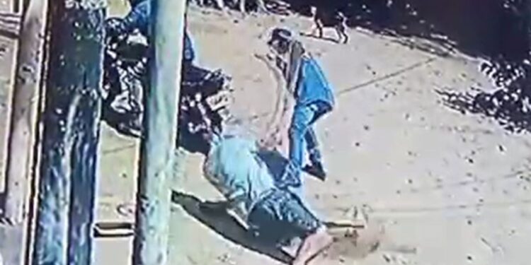 En video quedo registrado el atentado en Riohacha, donde un mecánico resultó herido y uno de los sicarios capturados