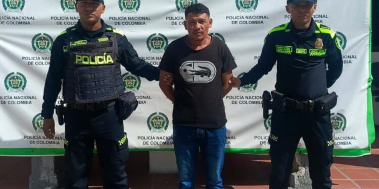 Capturan a un sujeto por presunto hurto de herramientas de corte en el centro de Maicao