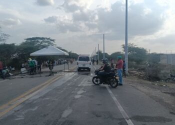 Se levanta bloqueo de profesores en las tres principales vías de acceso de Riohacha