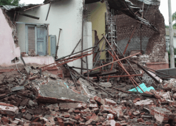 Vivienda de adobe colapsa durante remodelación en barrio Las Delicias de Villanueva
