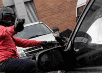 Víctima frustró fleteo en Puente Aranda: abatió a un ladrón y el otro murió atropellado al huir