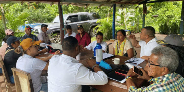 Comunidades indígenas fortalecen su participación en la Reforma Agraria durante comité en Villanueva
