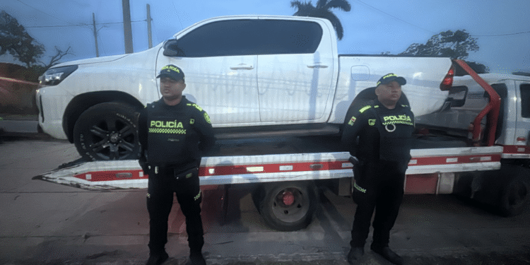 Policía recupera camioneta robada en zona rural de Barrancas