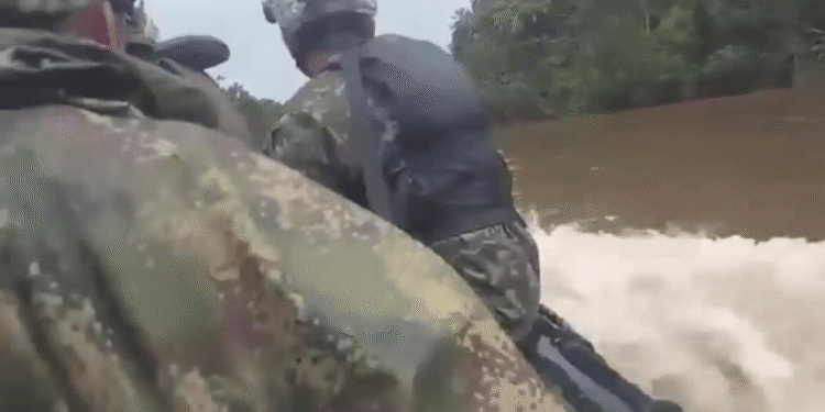 Fuerza Pública asesta golpe a los ‘Comandos de Frontera’ al destruir infraestructura minera ilegal en la Amazonía