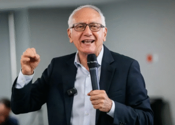 Ministro de Salud asumirá funciones presidenciales mientras Petro asiste a cumbre de la ONU en Francia