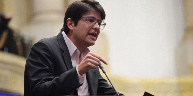 CNE convoca reunión urgente tras atentado contra Miguel Uribe: advierte riesgo para la democracia