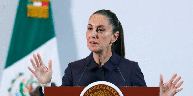 Sheinbaum rechaza redadas en EE. UU. y exige trato digno para migrantes mexicanos